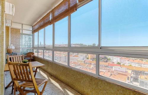 Only 10 min from Lisbon city centre, 15 min driving from the beaches! - Photo 9