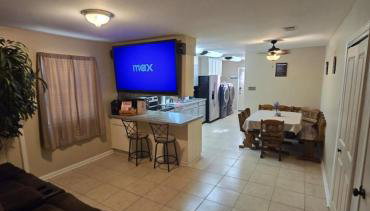 5 Fully Appointed Bedroom House - Photo 4