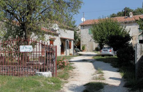 Apartments with a parking space Heraki, Central Istria - Sredisnja Istra - 7167 - Foto 1