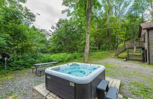 6 Br Cabin Hot Tub Fire Pit Min to Hatley Pointe - Foto 75