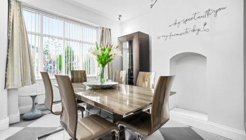 Stylish 4 Bedroom Townhouse - Edgbaston - Near Birmingham City Centre - Sleeps 8 - Parking - 578P - Foto 3