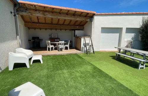 Maison avec piscine entre plage et montagne - Photo 14