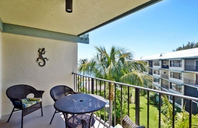 This Condo Is Located In One Of Islamorada's Most Prestigious Condo Complexes. 2 Bedroom Condo by RedAwning - Photo 1
