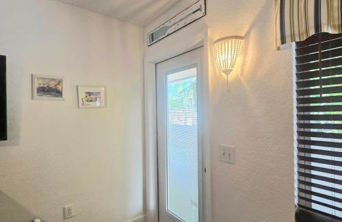 An Island Getaway at Palm Tree Villas - Photo 35