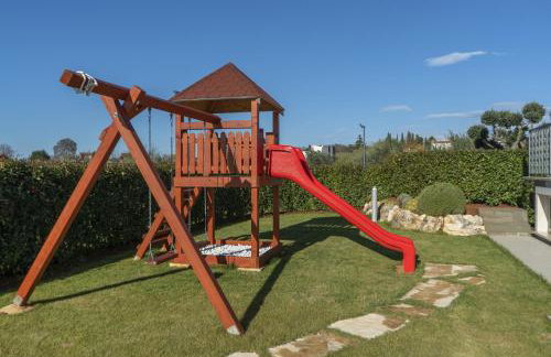 Villa Silvia for 10 people with infinity pool and large playground - Foto 9