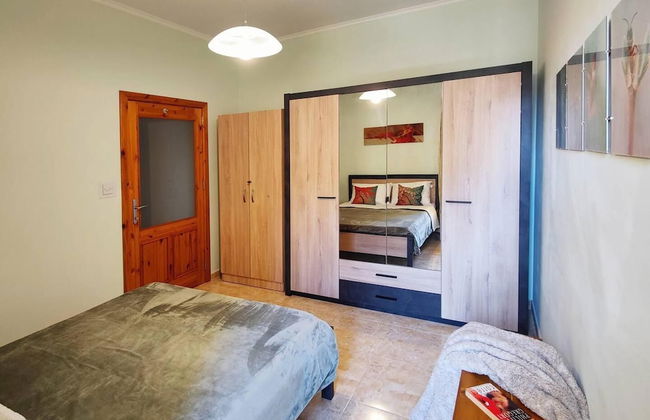 Peaceful Haven With Stunning Views Close to sea - Foto 9