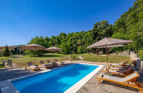 Familija Lovrinovi Retreat with Shared Pool - Foto 1