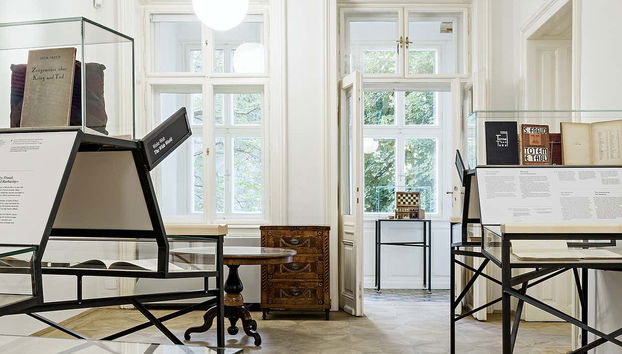 Uno degli ambienti della casa-museo di Freud