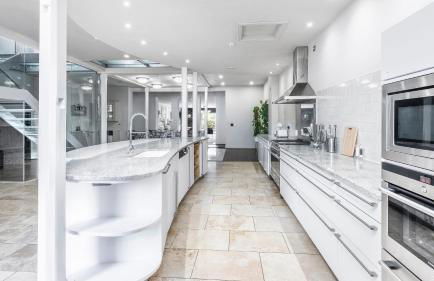 Luxury 10,000 Sq Ft 7-bed Mansion With Indoor Pool - Foto 34