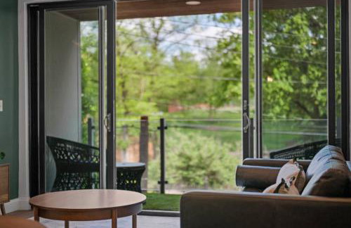 Stunning Penthouse Double King Suite on Butler Street with rooftop deck and free off street parking - Foto 44