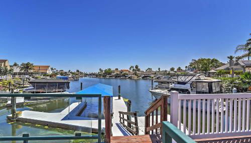 Waterfront Discovery Bay Home Outdoor Bar and Dock - Foto 2