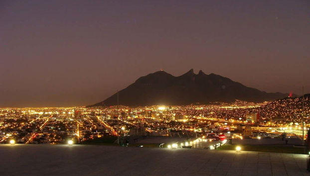 Découvrez la ville au clair de lune