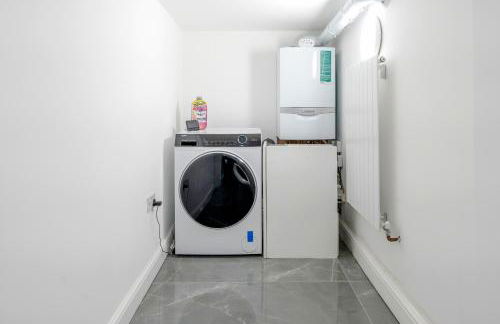 Maida Vale Gem by Little Venice with Stunning Garden - Photo 28