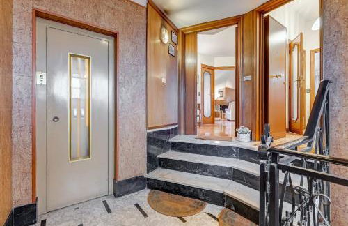 The Elegant Penthouse - Ampio Attico con Posto Auto - Foto 35