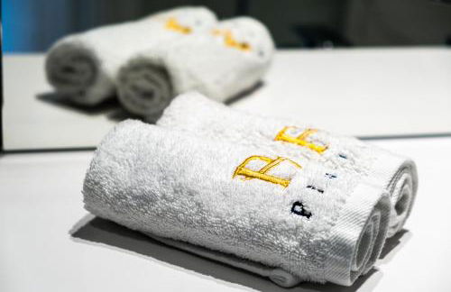 Pluxa Nero Deluxe - City Bliss 2Bath, Walk to Transit - Foto 20