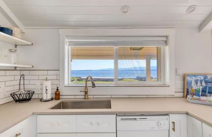 Cozy Whidbey Island Stay Steps to the beach Fireplace BBQ Near Trails - Foto 37