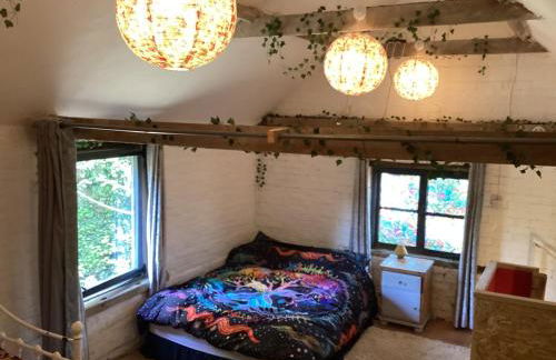 The Eclectic Coach House - Photo 20