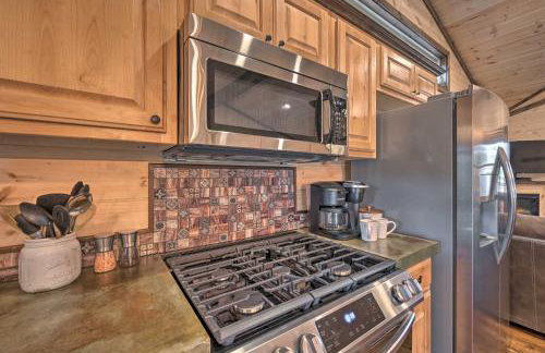 Updated Cabin with Fire Pit 2 Mi to UTV and Hike - Foto 10