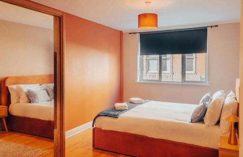 Central Manchester Gem with Stylish 2BR Retreat and Free Carpark - Foto 2