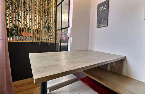 Calm & Cozy, 5 min Metro, 15 min Louvre, Champs Élysée - Foto 2