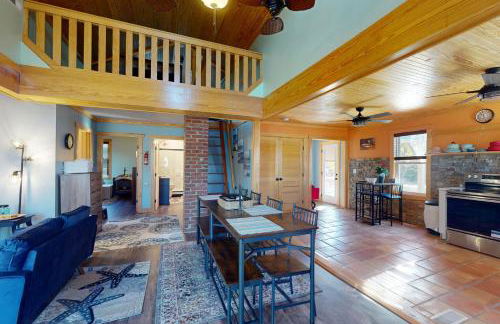 Coastal home with private hot tub and fire-pit, close to local attractions - Foto 5