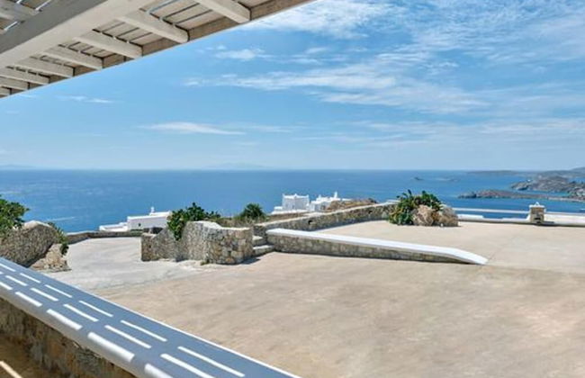 Stunning Villa With Panoramic View - Photo 40