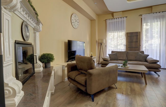 Midtown Prishtina Stays - Photo 20