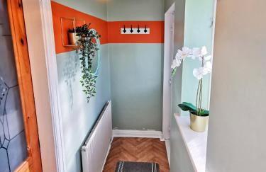 Highstone 4 Bedrooms Home 7 Beds With Parking and Garden - Foto 17