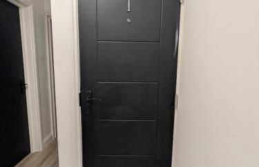 Modern Central Apartments with Balcony - Photo 17