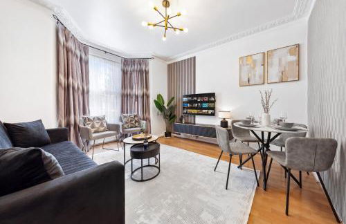 4BR North London I WiFi, Garden, Near Shops - Foto 1