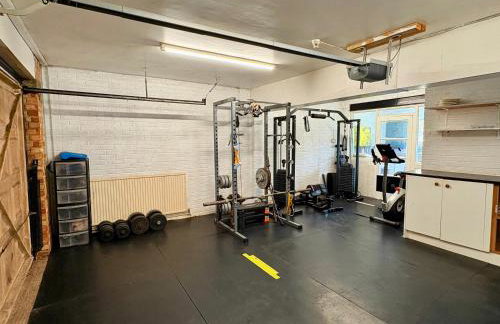 6-Beds, Private Road, Beautiful Garden - Foto 25