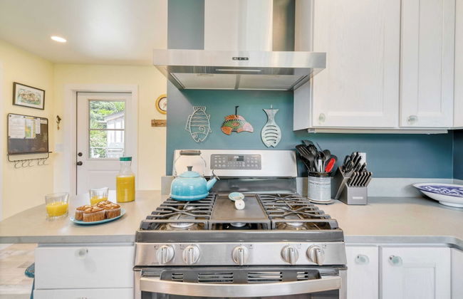 Beach Pines Bungalow by Avantstay Classic Cottage Steps to the Beach w/ Private Yard - Foto 15