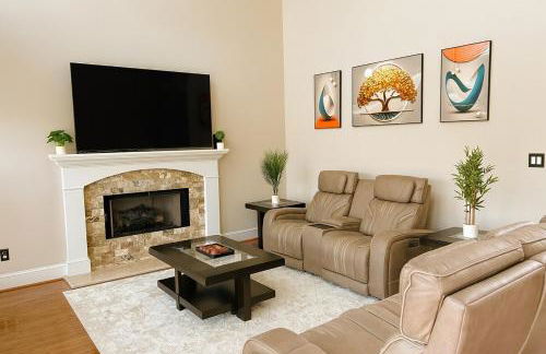 Lakefront Home for Families and Groups - Private Pool, BBQ, Paddle, Fishing - Foto 9