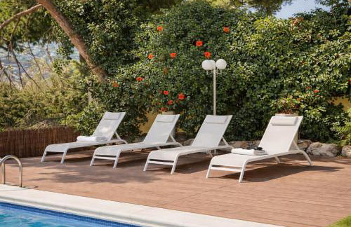 New! Stunning Villa with Pool & Sea Views - Photo 40