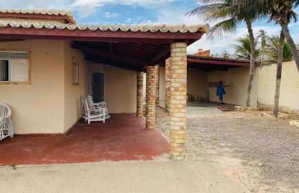 Maravilhosa casa com piscina - Foto 7