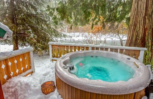 NEW: Steps from White River near Mount Rainier National Park - Foto 15