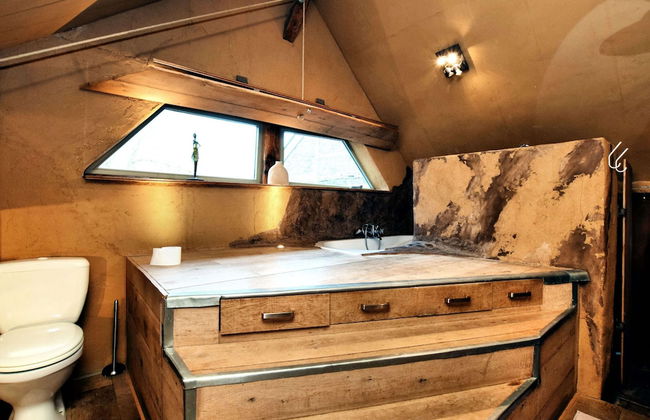 Relaxing Retreat Near Forests - Photo 21