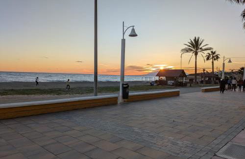 Ático Mediterráneo con Terraza y Solárium en el centro y a un paso del mar en Rincón de la Victoria - Photo 26