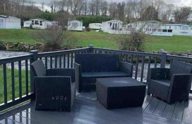 Stunning 3 Bed Riverside Cabin in Snowdonia - Photo 31