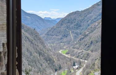 Casa Rústica y Chic con Chimenea y Vistas Panorámicas de La Vall de Boí - Foto 13