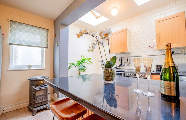 Host Stay Over the Bridge Cottage - Foto 4