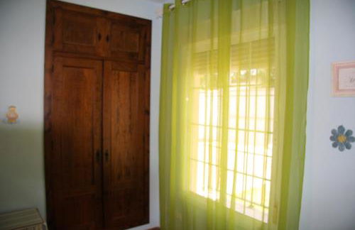 Moderno y amplio chalet, con piscina privada - Foto 46