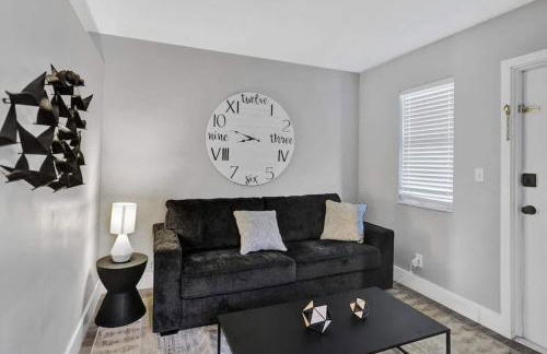 Rustic Retreats Spacious 1BR For 4 guests In The Heart of Fort Lauderdale - Foto 19