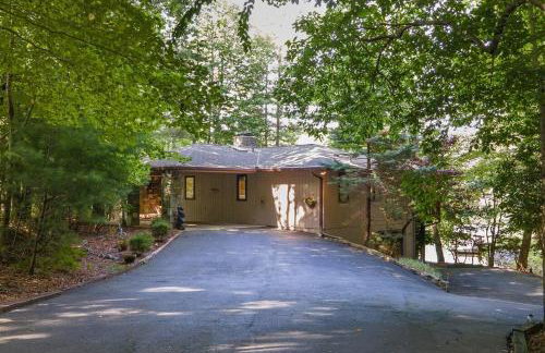 Connestee Lakefront Retreat · Lakefront Retreat in Connestee Fal - Foto 26