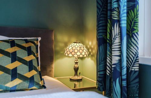 The Mayoress - Durham - Photo 20