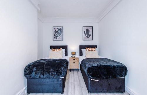 Presented by LTJ PrimeKey Properties - NEW! 7 Bed plus Sofa Bed - Perfect for Contractors - Foto 27