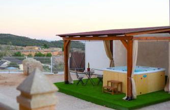 La casica de madera con Jacuzzi exterior y barbacoa - Foto 20