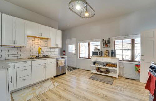 Dolorable Home with Yard - Walk to River! - Foto 9