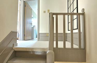 Newly Renovated Gem - Free Parking & Modern Comfort - Foto 29