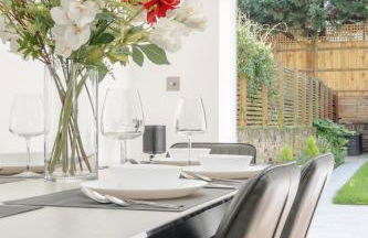 Maida Vale Gem by Little Venice with Stunning Garden - Photo 8